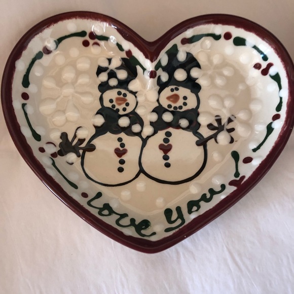 Expressly Yours NWOT Valentine pair of Heart dishes with snowmen - Picture 2 of 5